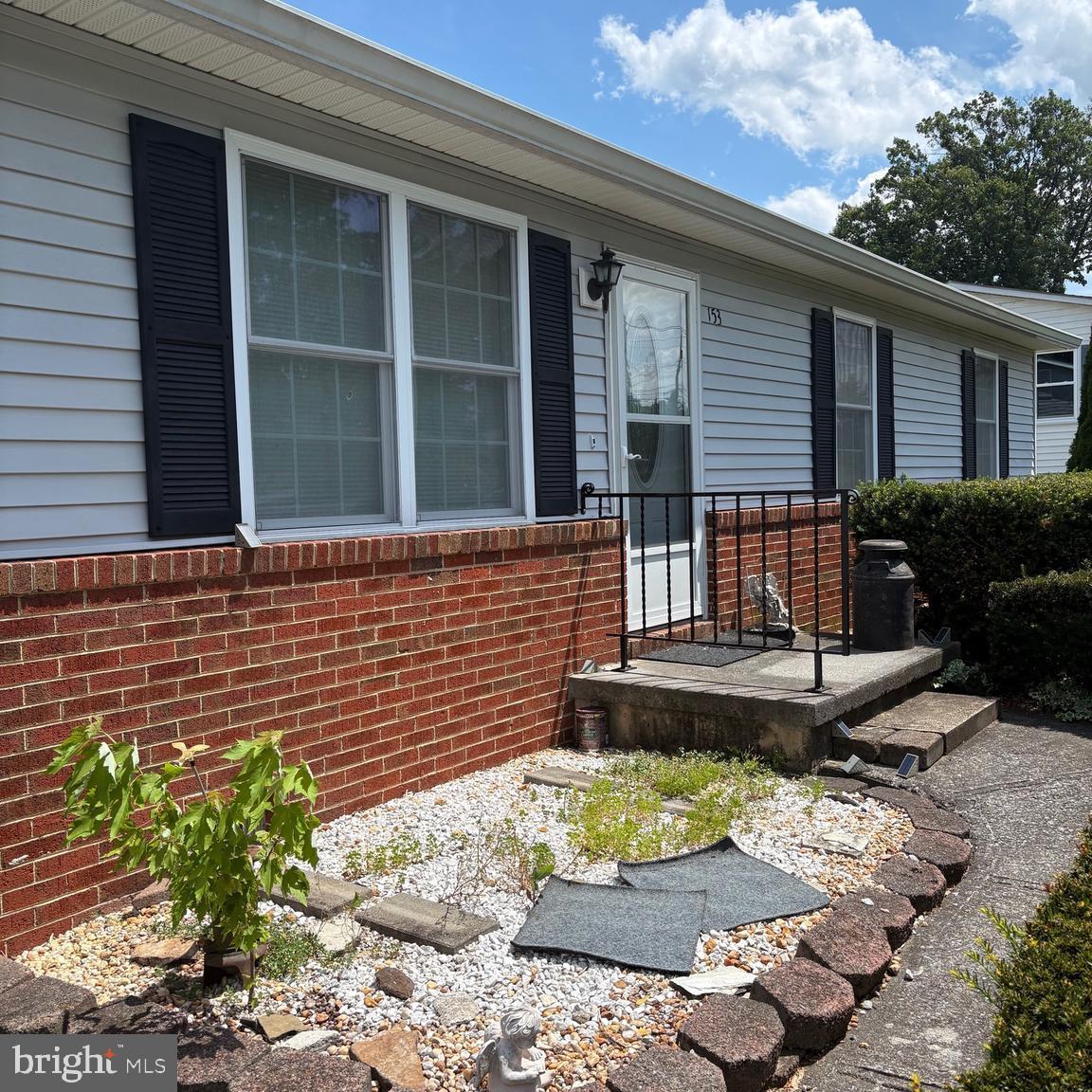 153 Sunset Drive, Winchester