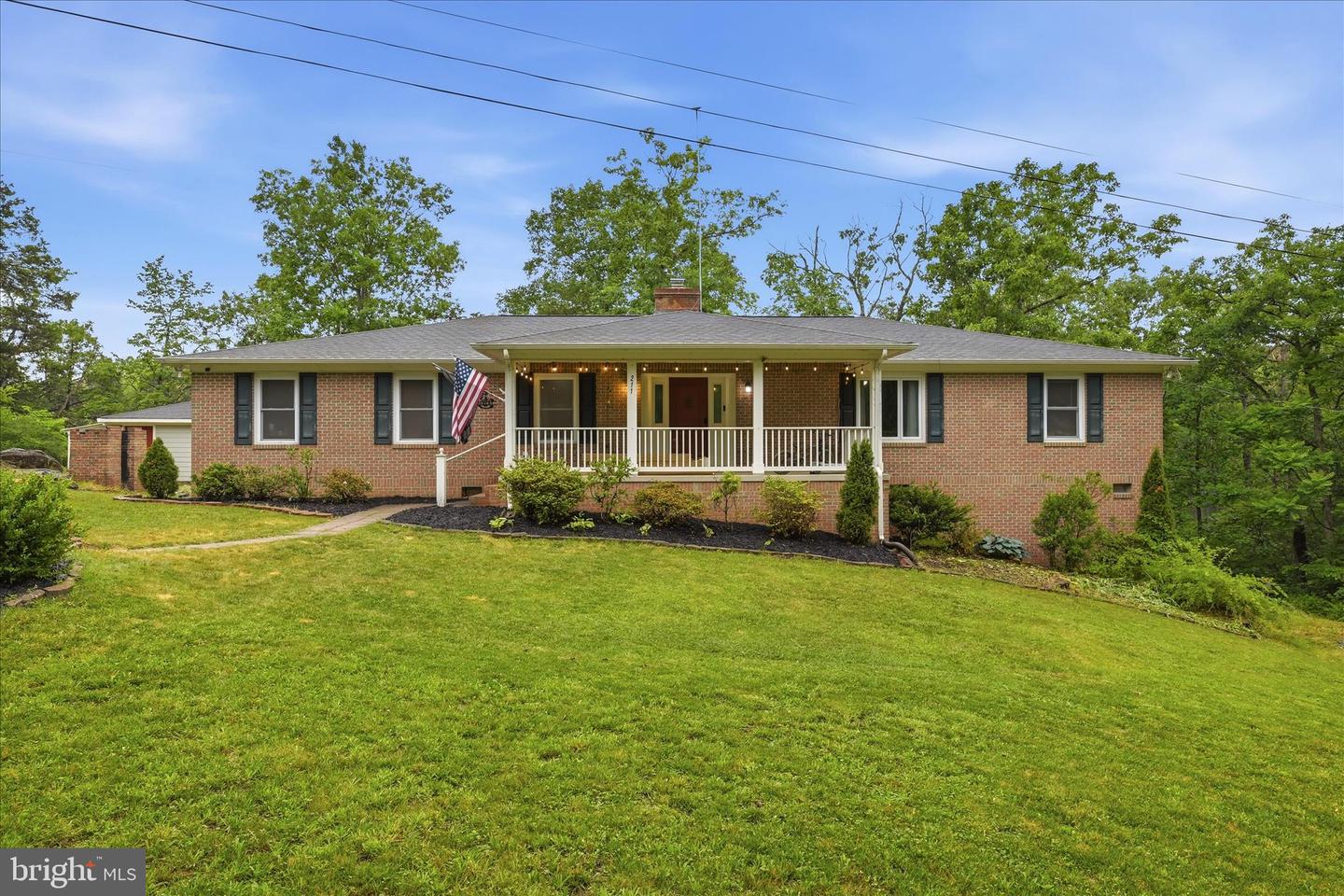 211 Creekview Lane