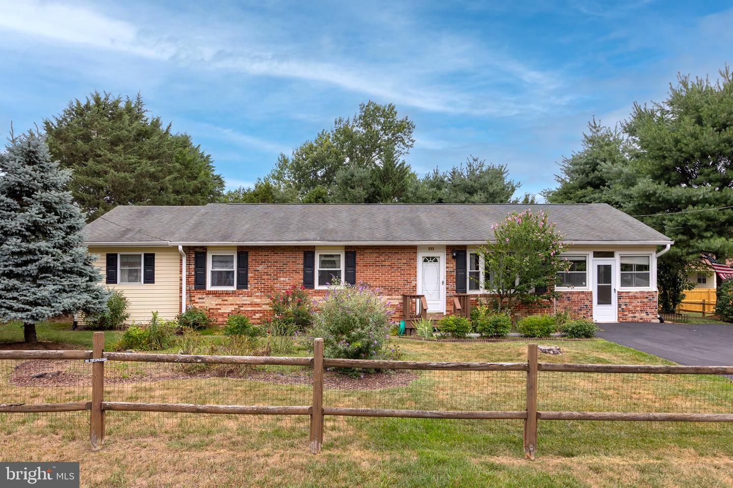 111 Huntcrest Circle