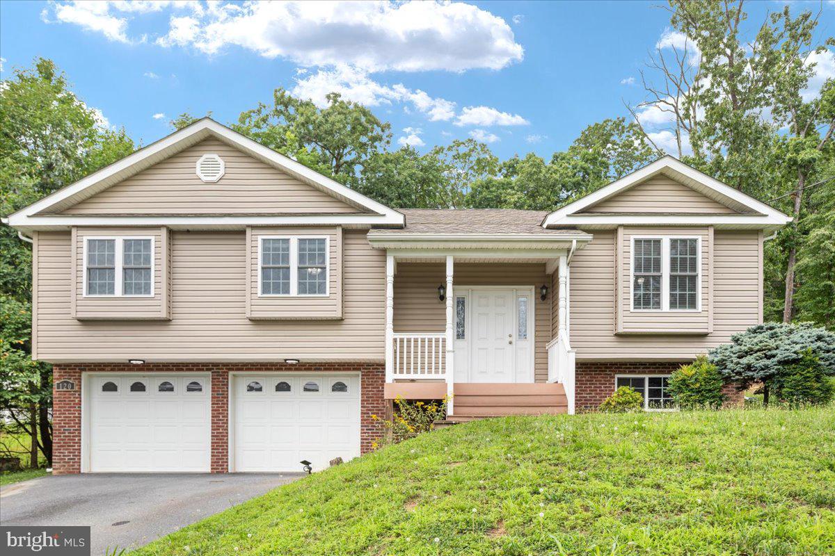 120 Hawk Trail