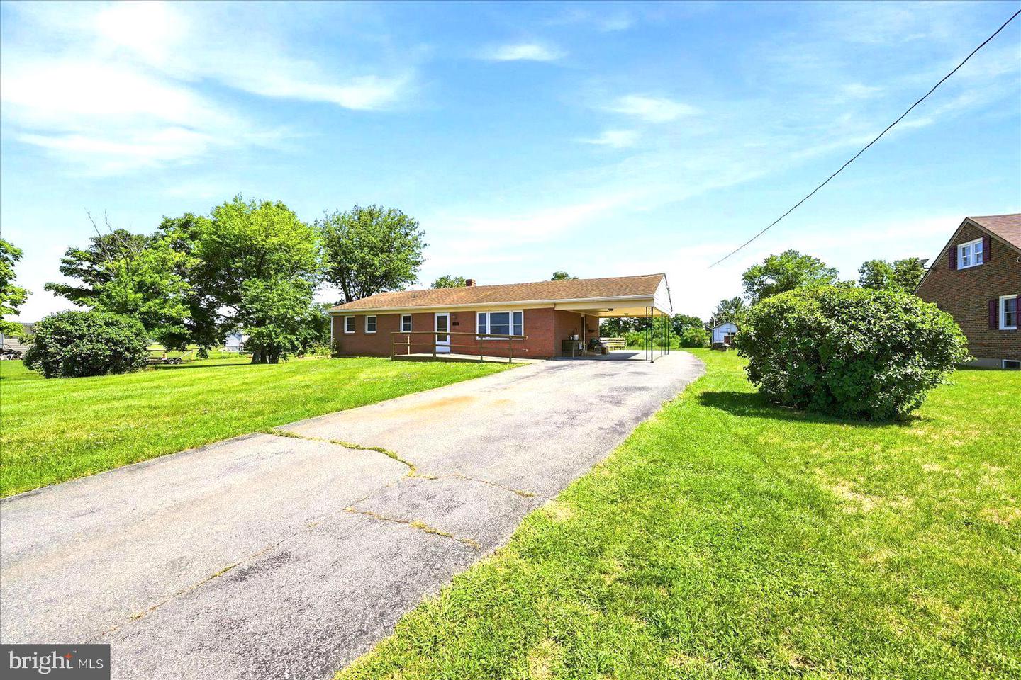 735 Redbud