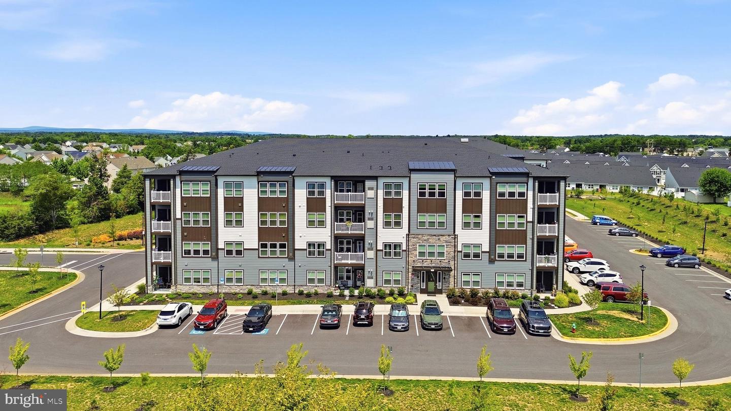 151 McCormick #203