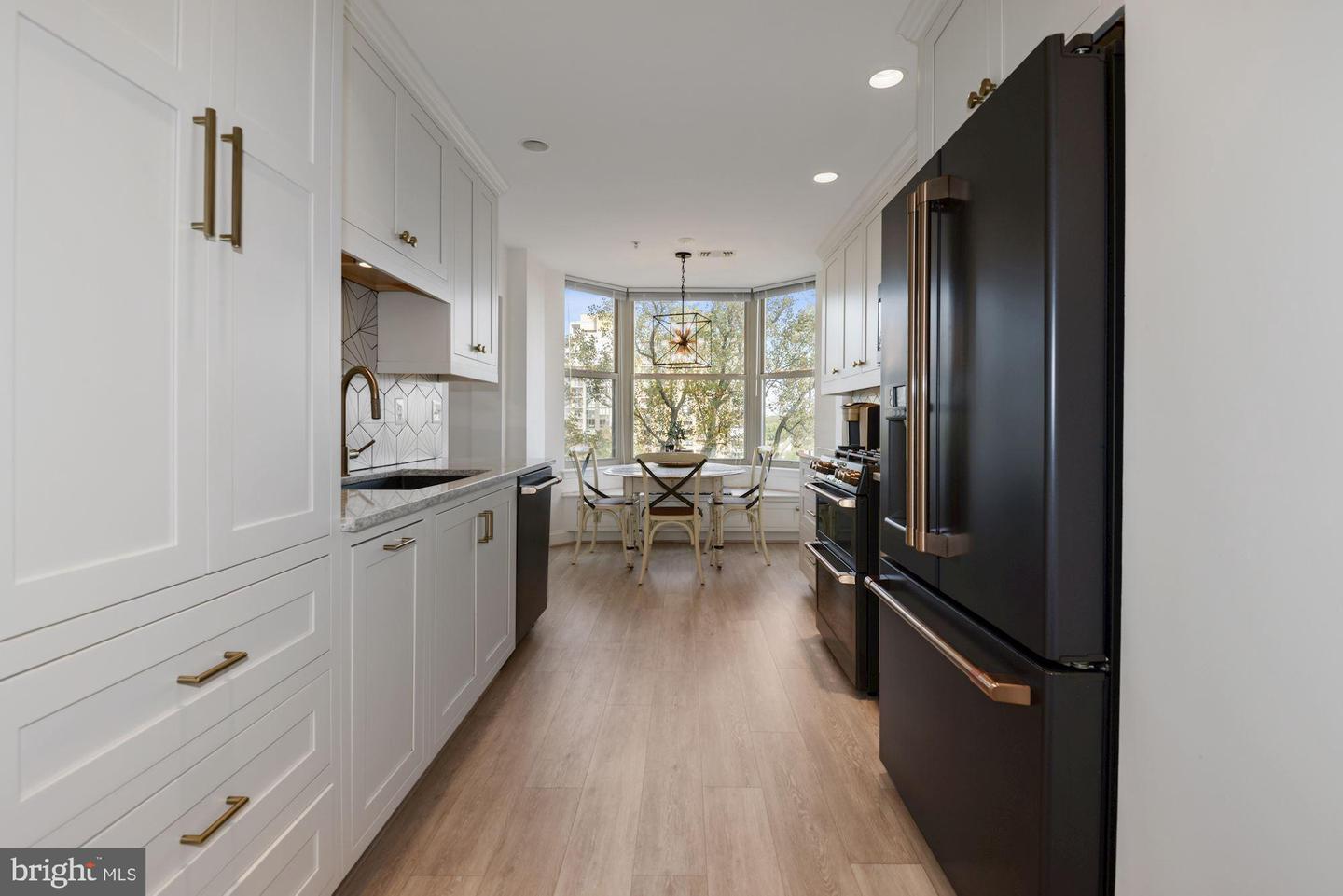 11776 Stratford House Place #807, Reston