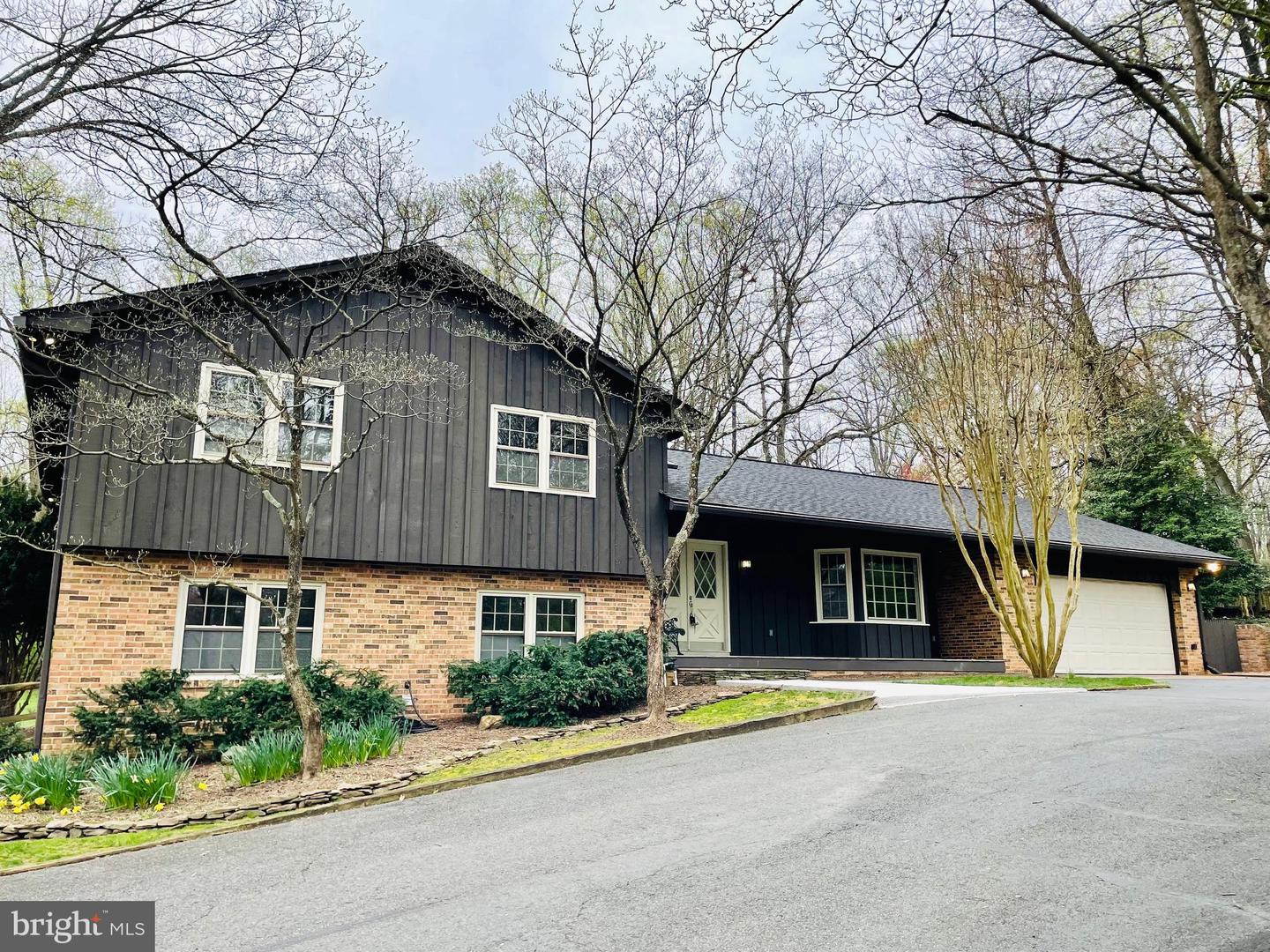 10407 Samaga Drive, Oakton