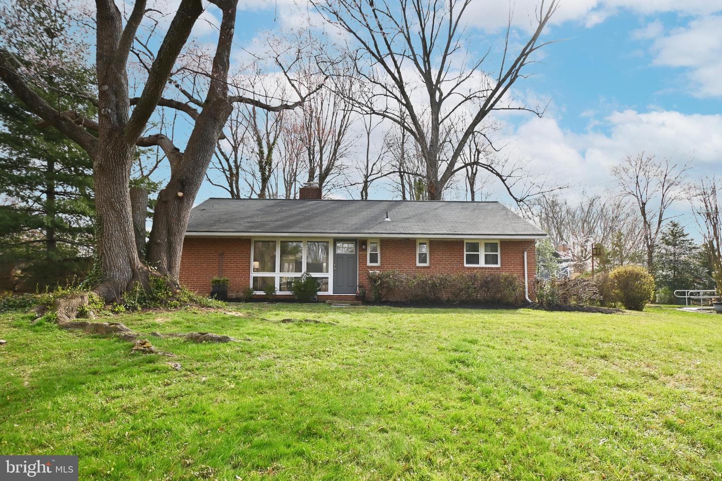 5412 Fremont Street, Springfield