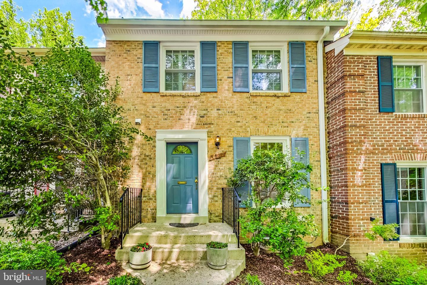 1537 Chatham Colony Court, Reston