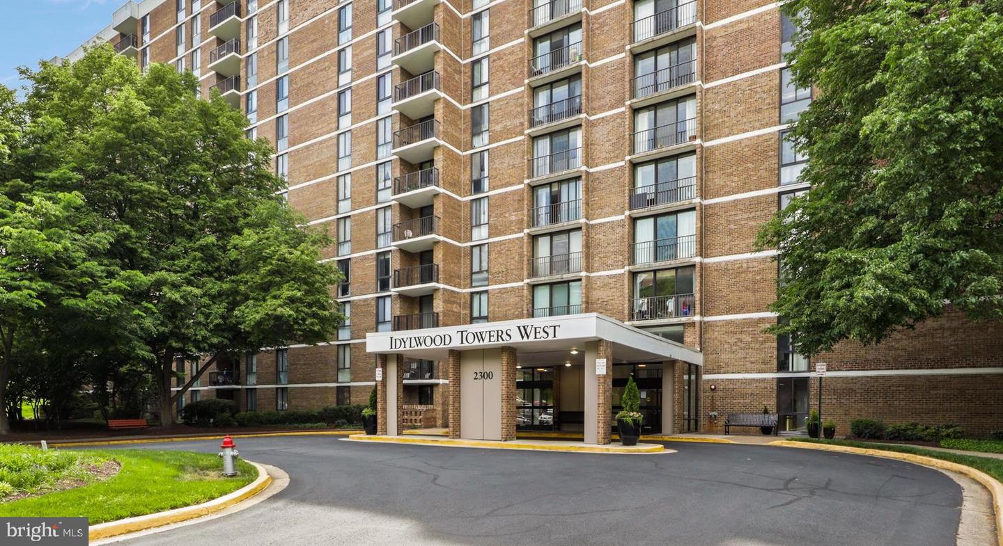 2300 Pimmit Drive #105, Falls Church