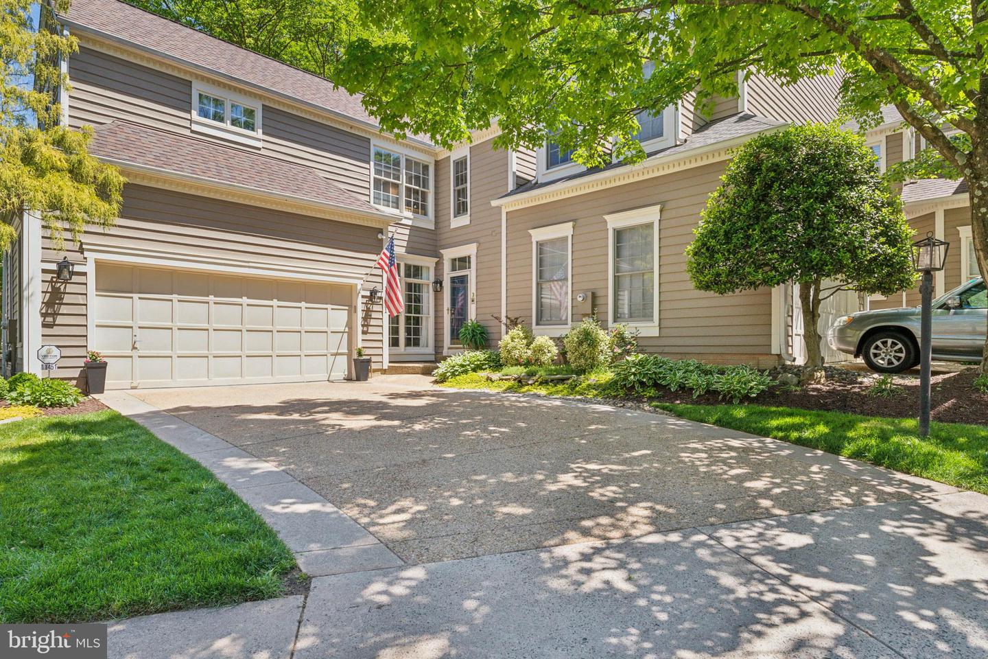 11451 Hollow Timber Court, Reston