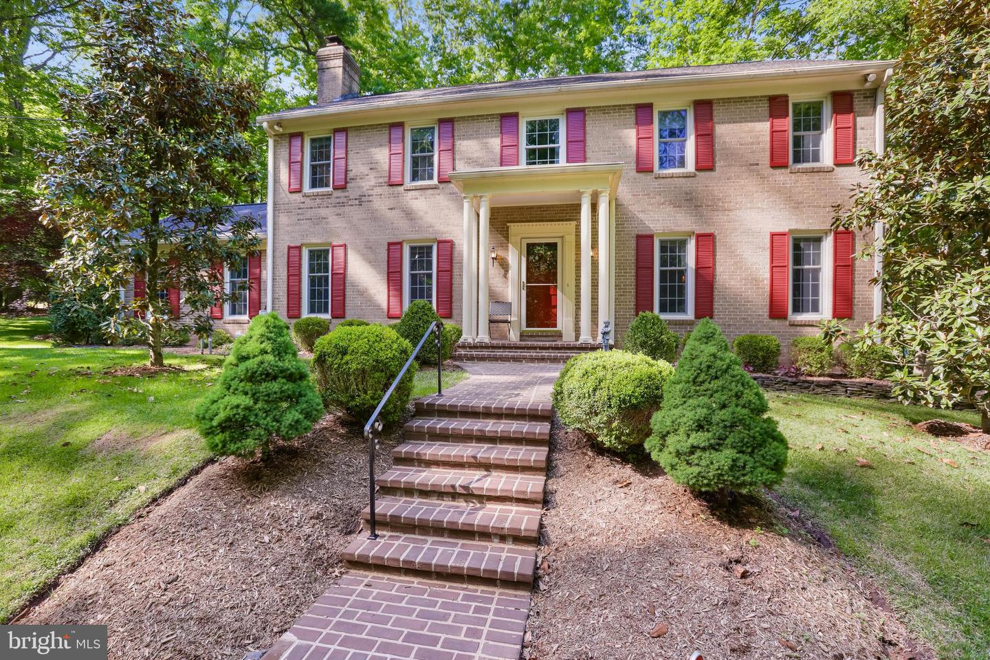 12126 Beaver Creek Road, Clifton