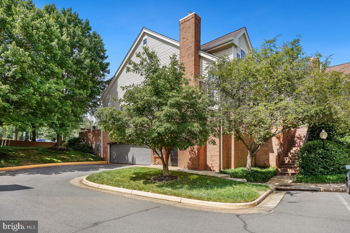 7037 Haycock Road, Falls Church