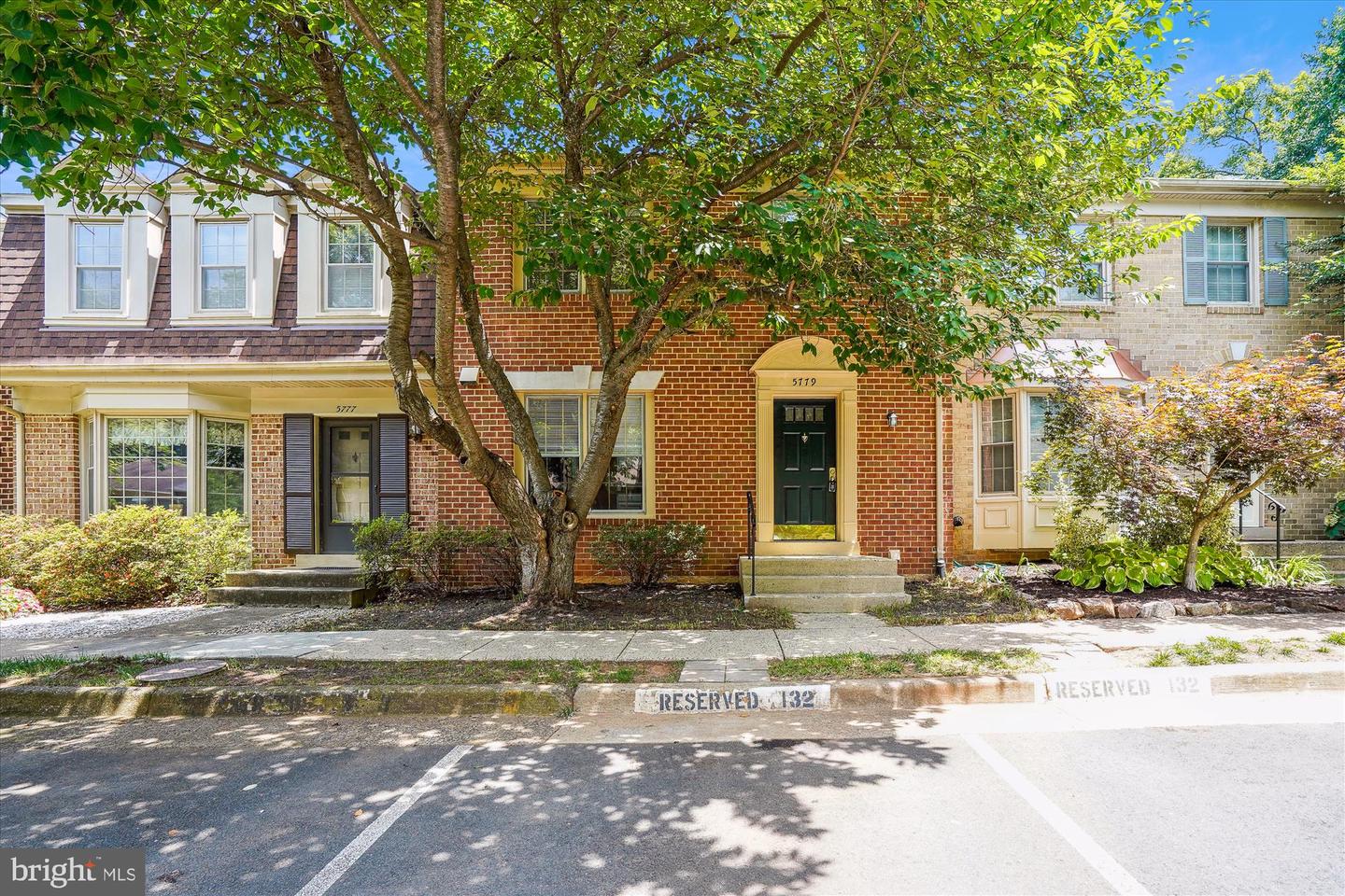 5779 Crownleigh Court, Burke