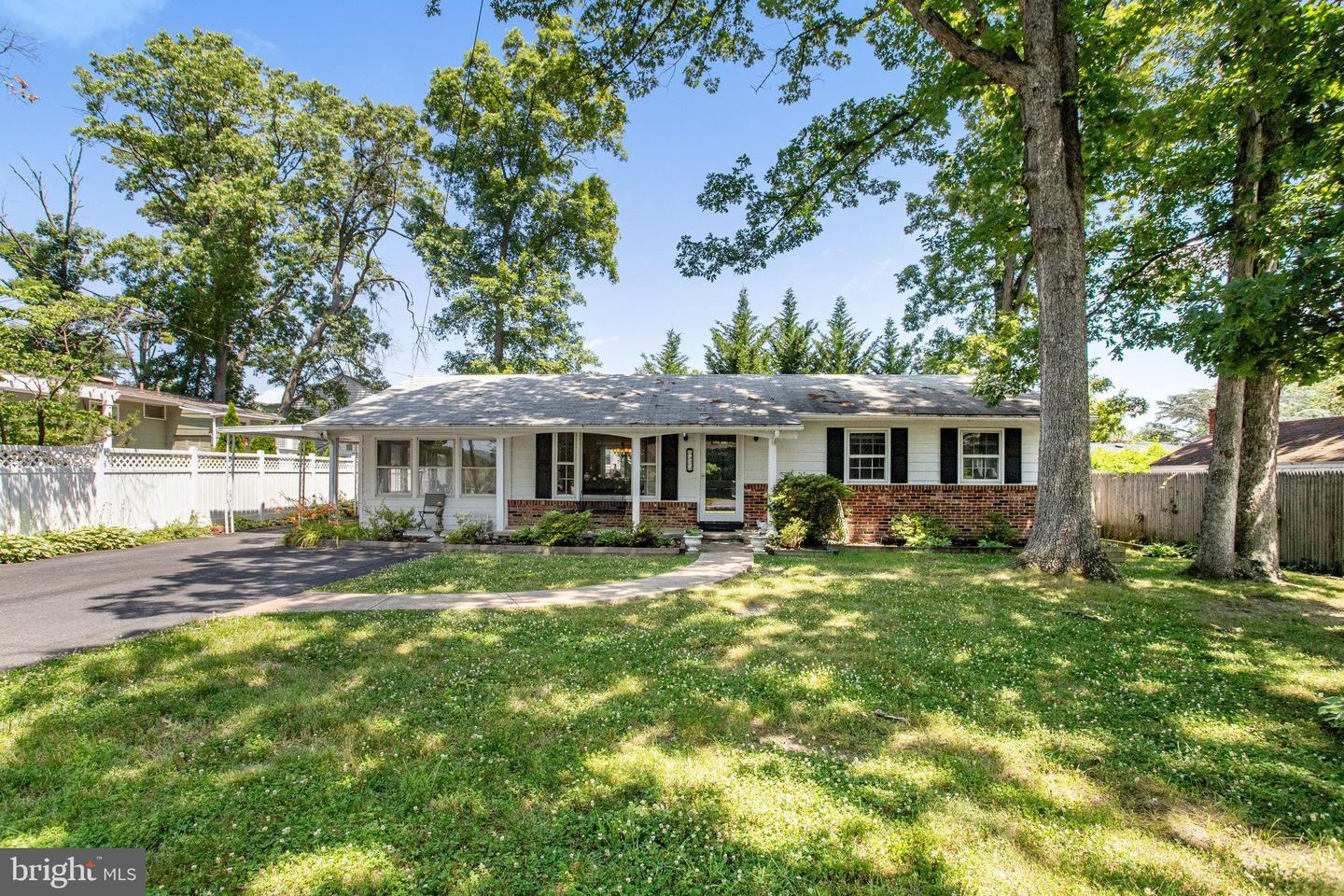 6472 Fourth Street, Alexandria