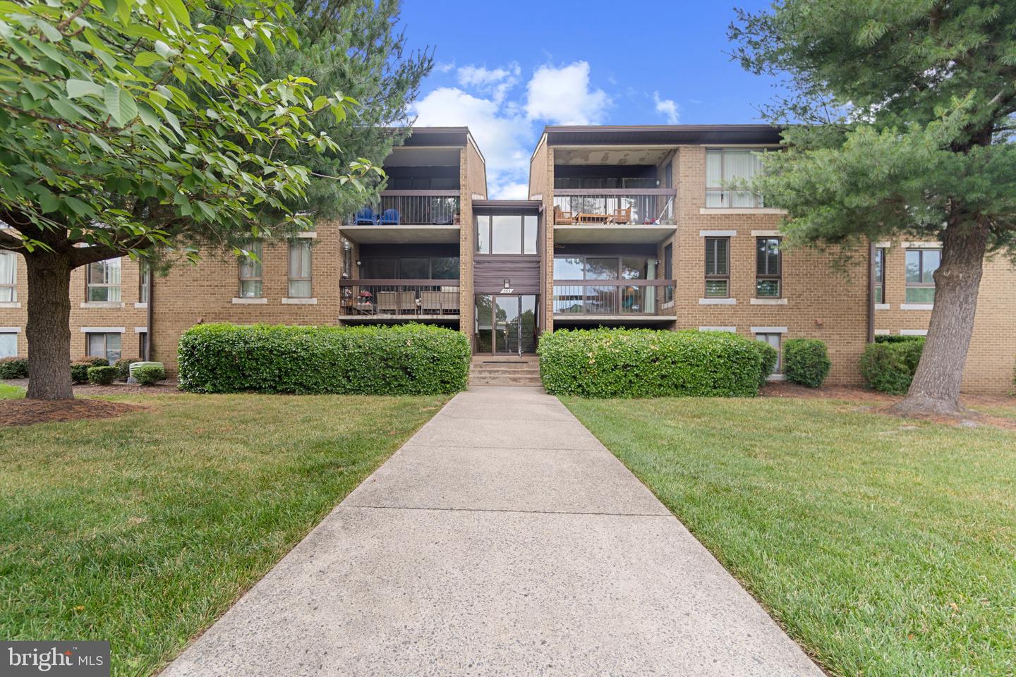 563 Florida Avenue #104, Herndon