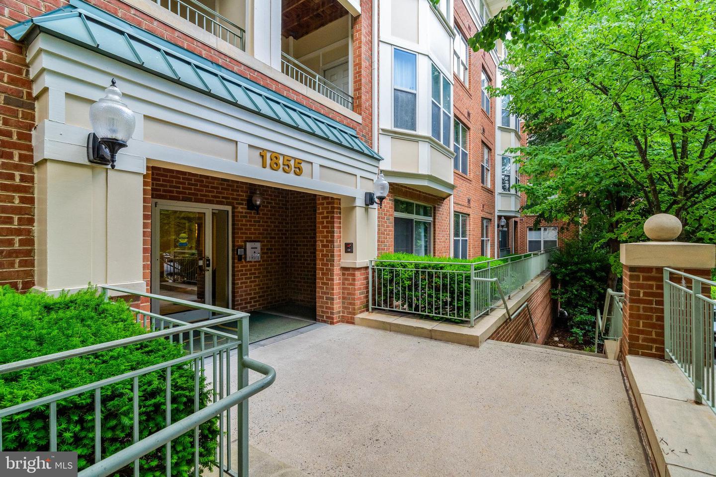 1855 Stratford Park Place #209, Reston