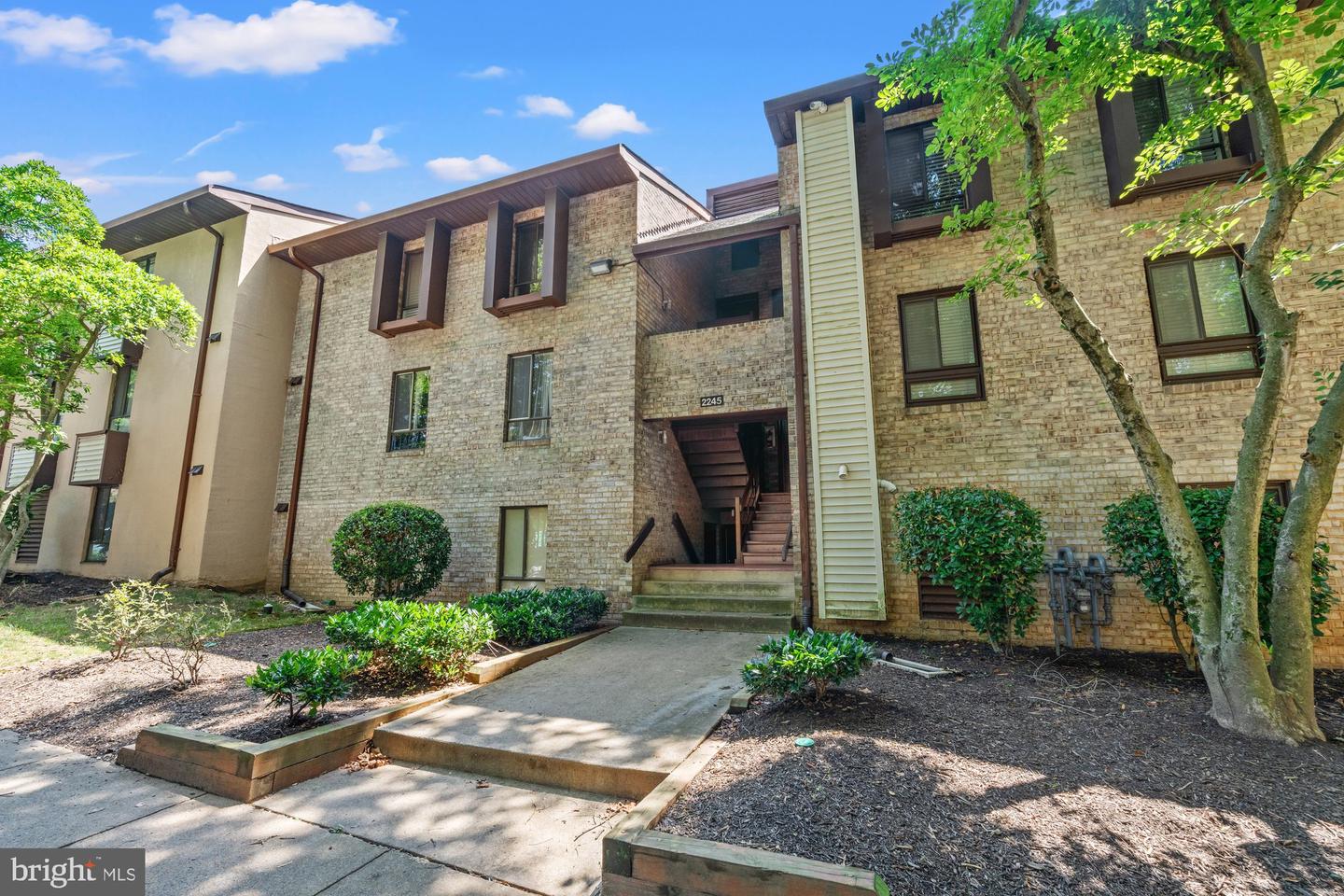 2245 Castle Rock Square #22c, Reston