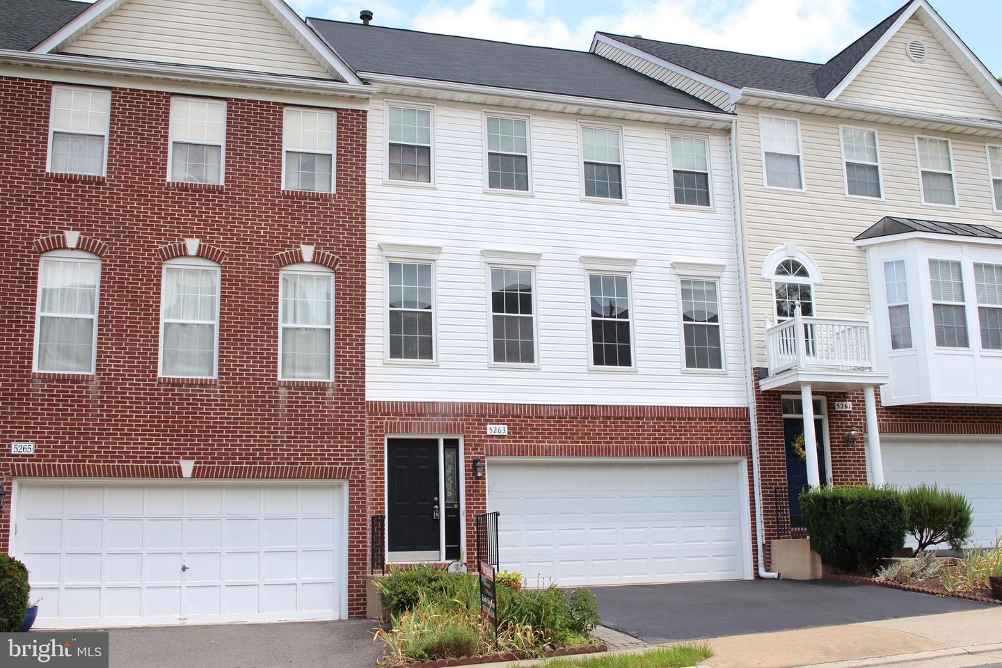 5263 Ballycastle Circle, Alexandria
