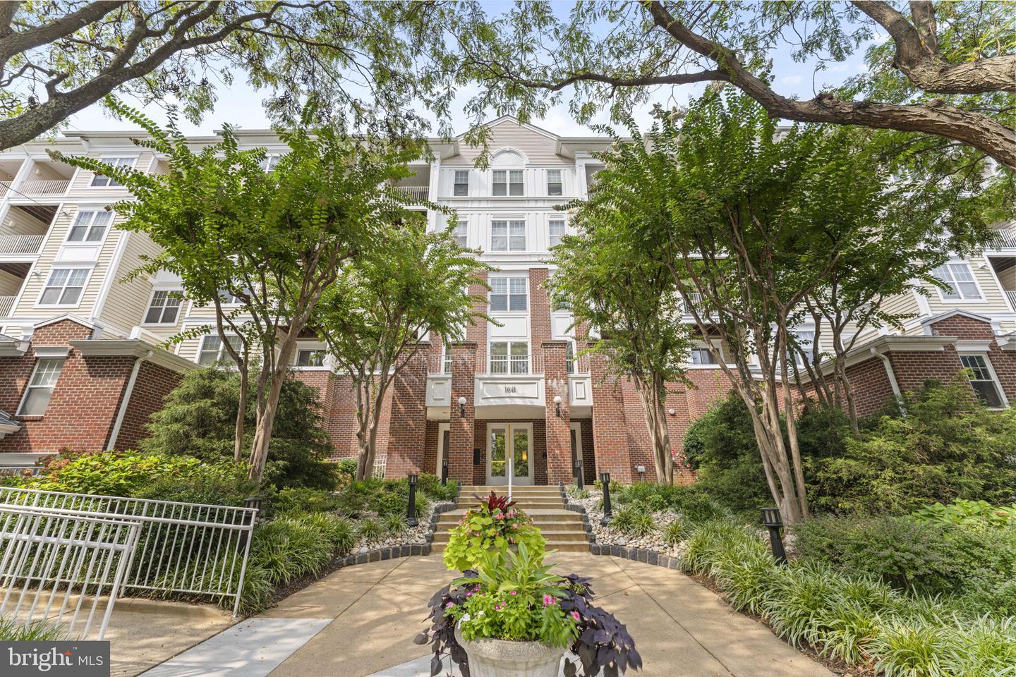 1641 International Drive #315, Mclean