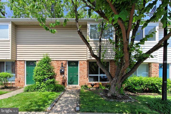2212 Chamblee Place, Herndon