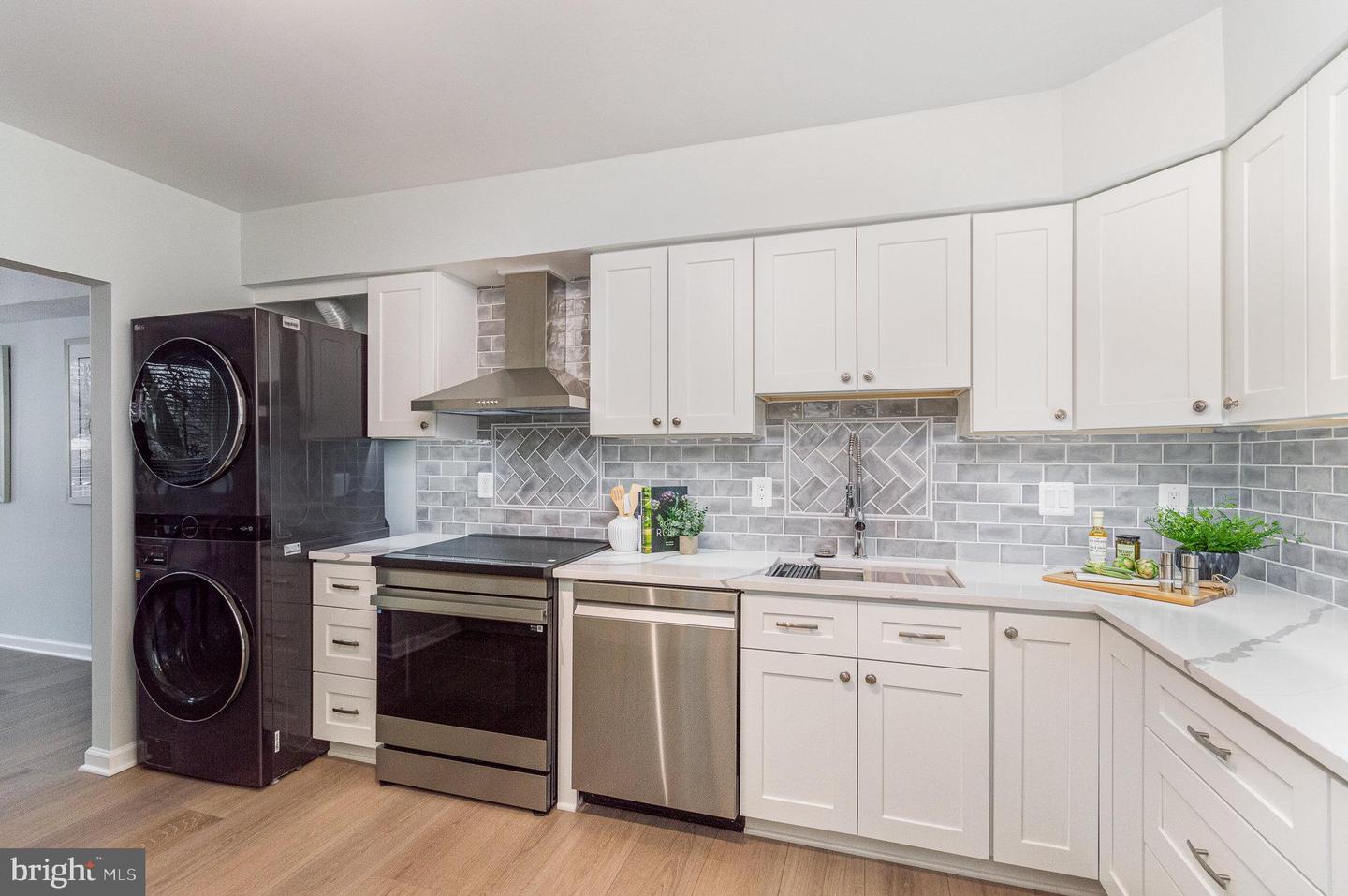 3713 S George Mason Drive #211w, Falls Church