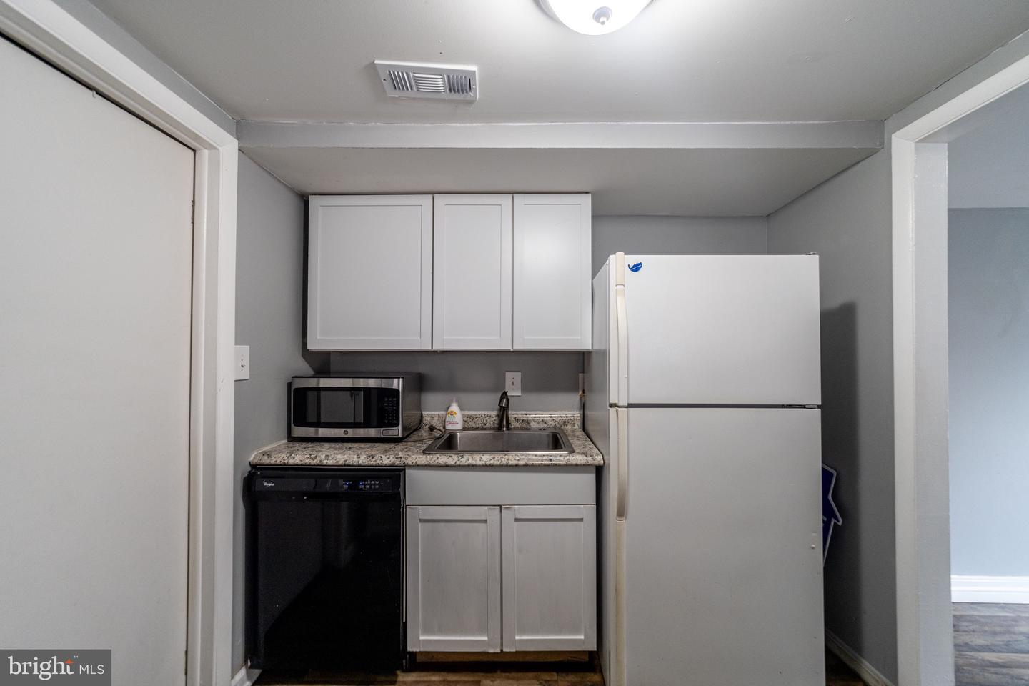 9596 Hagel Circle #19/D, Lorton