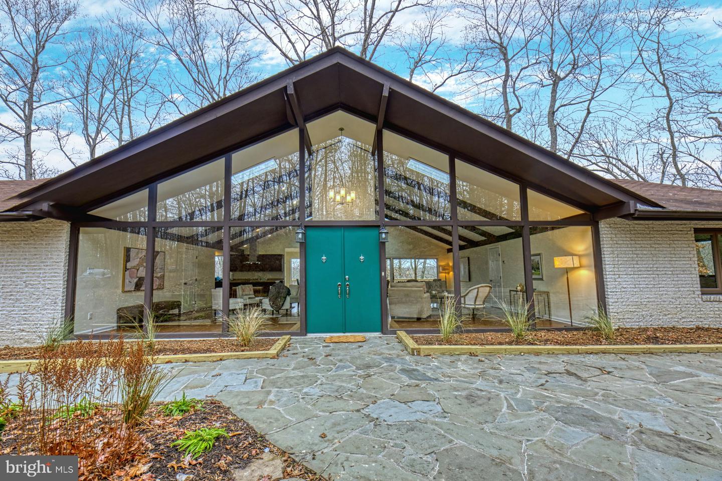 6809 Glencove Drive, Clifton