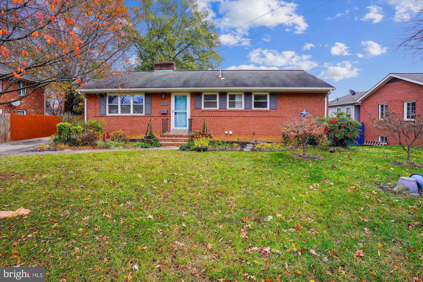 6123 Hibbling Avenue, Springfield