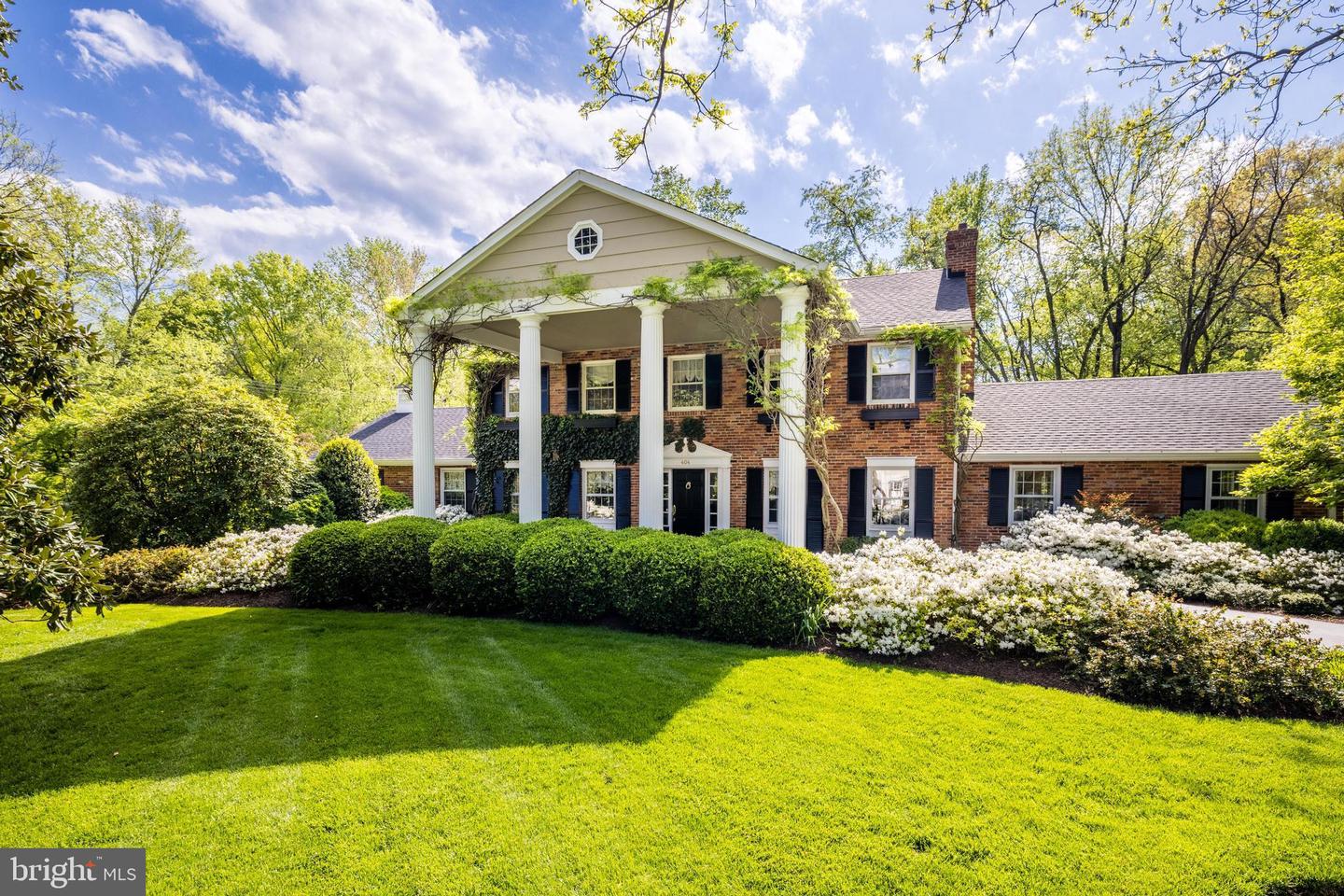 404 Chesapeake Drive, Great Falls
