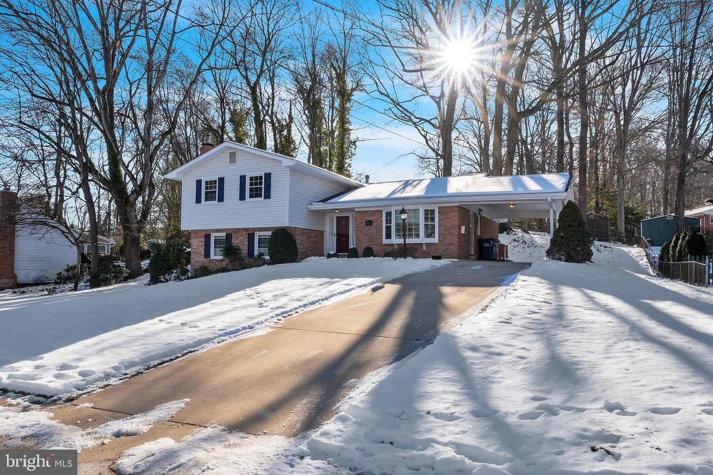 8621 Blackpool Drive, Annandale