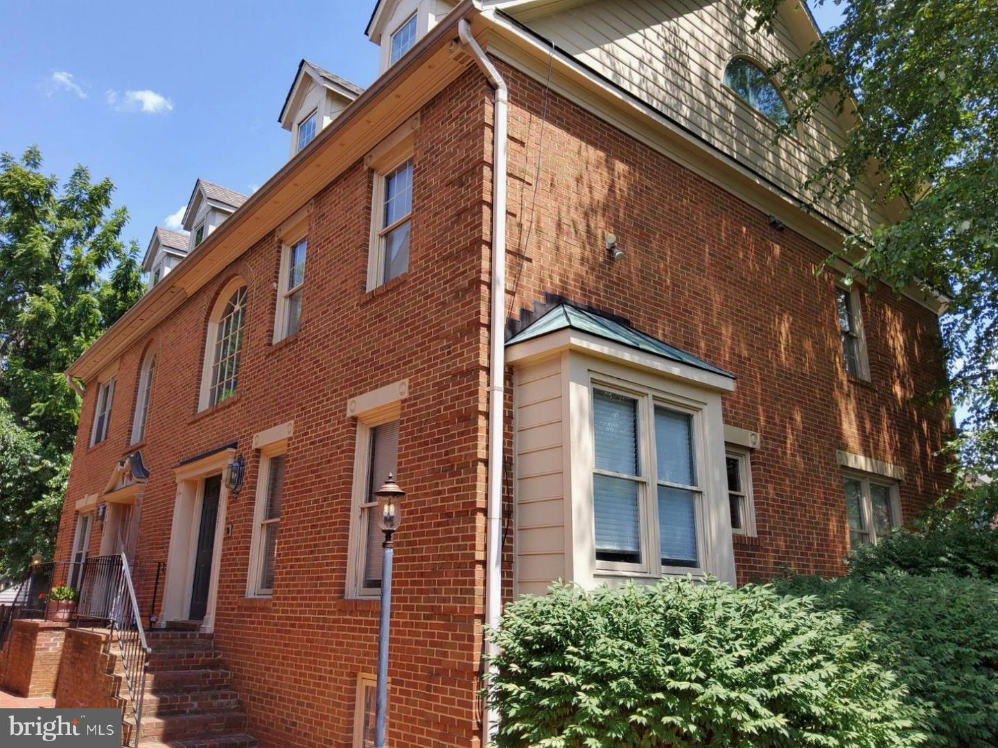 1537 Cedar Ave