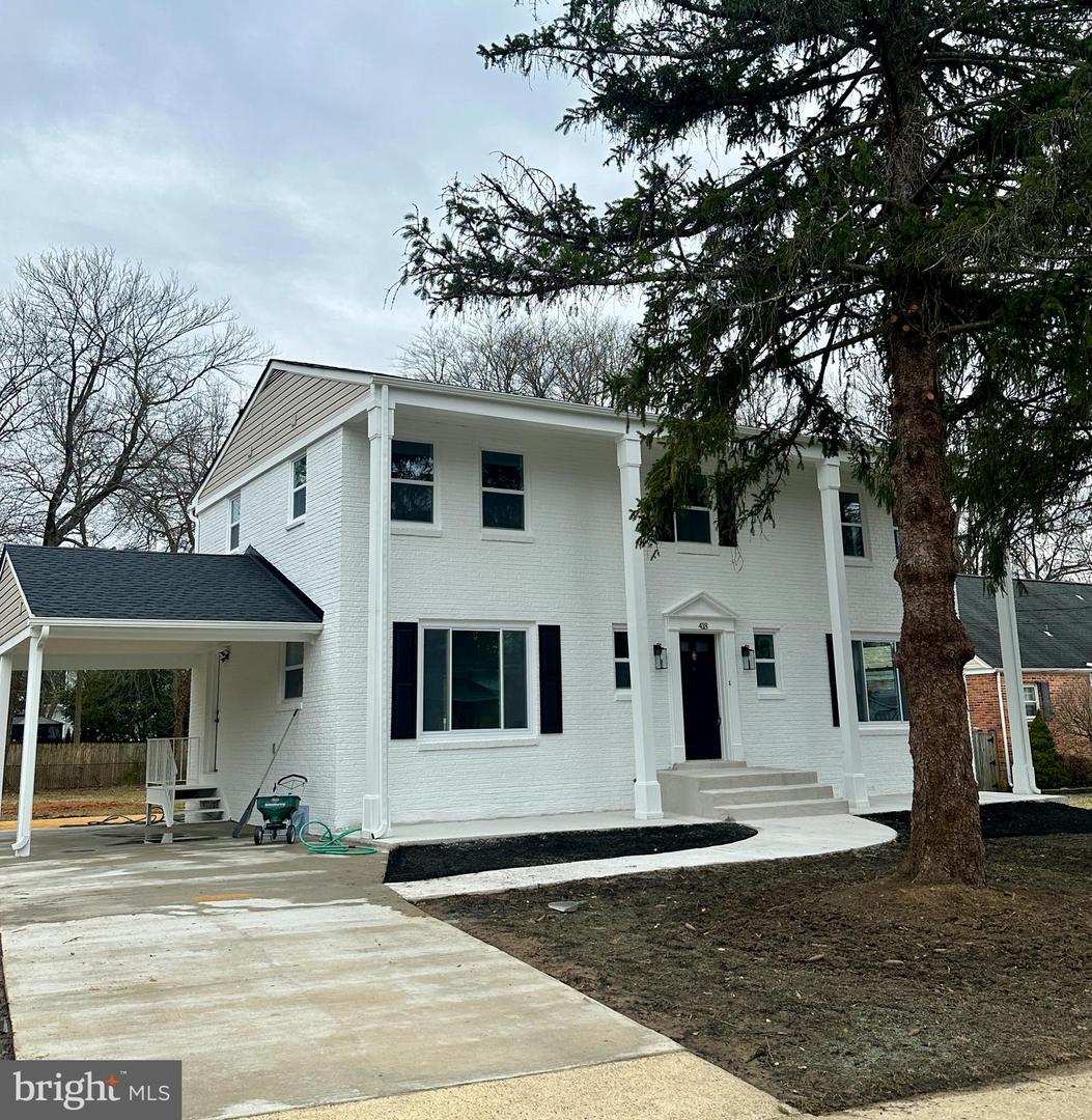 418 Old Courthouse Road NE, Vienna