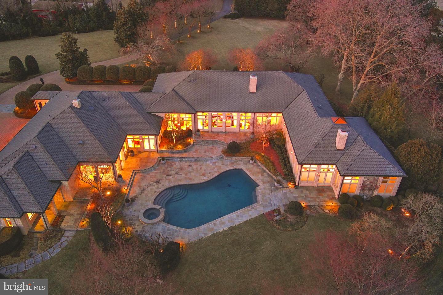 9619 Georgetown Pike, Great Falls