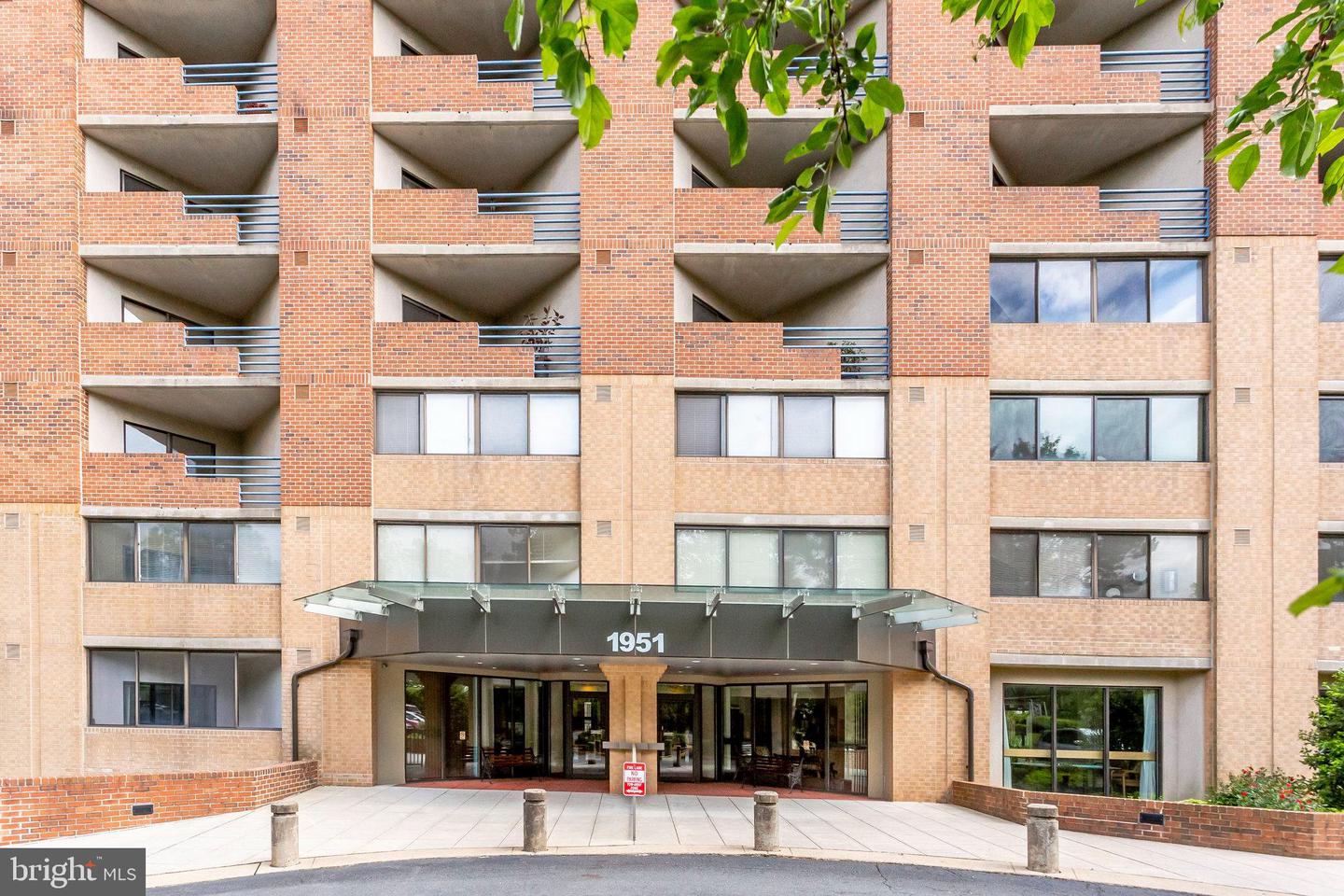1951 Sagewood Lane #220, Reston