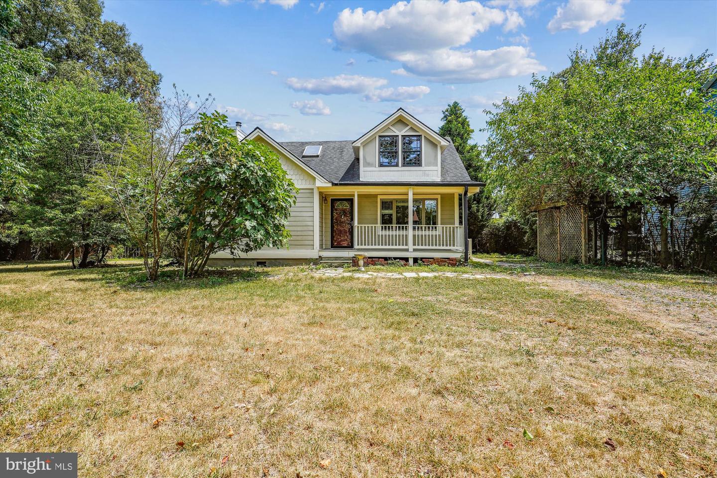 6169 Howells Road, Alexandria