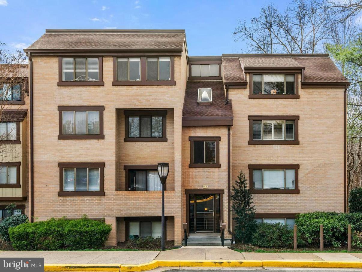 1675 Parkcrest Circle #4e/300, Reston