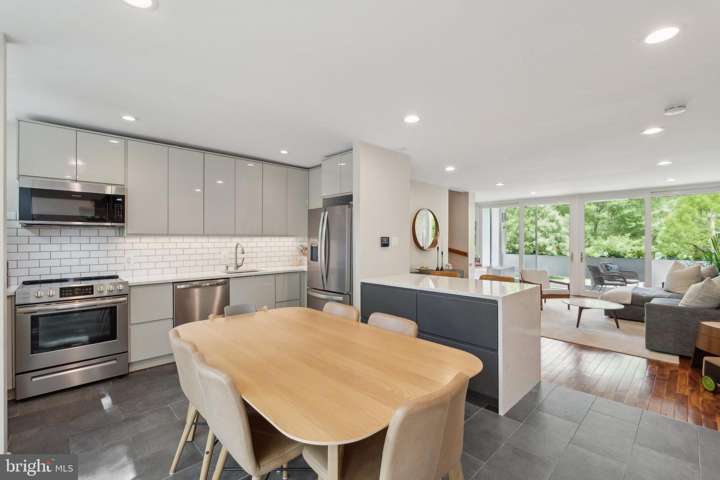 11599 Maple Ridge Road, Reston