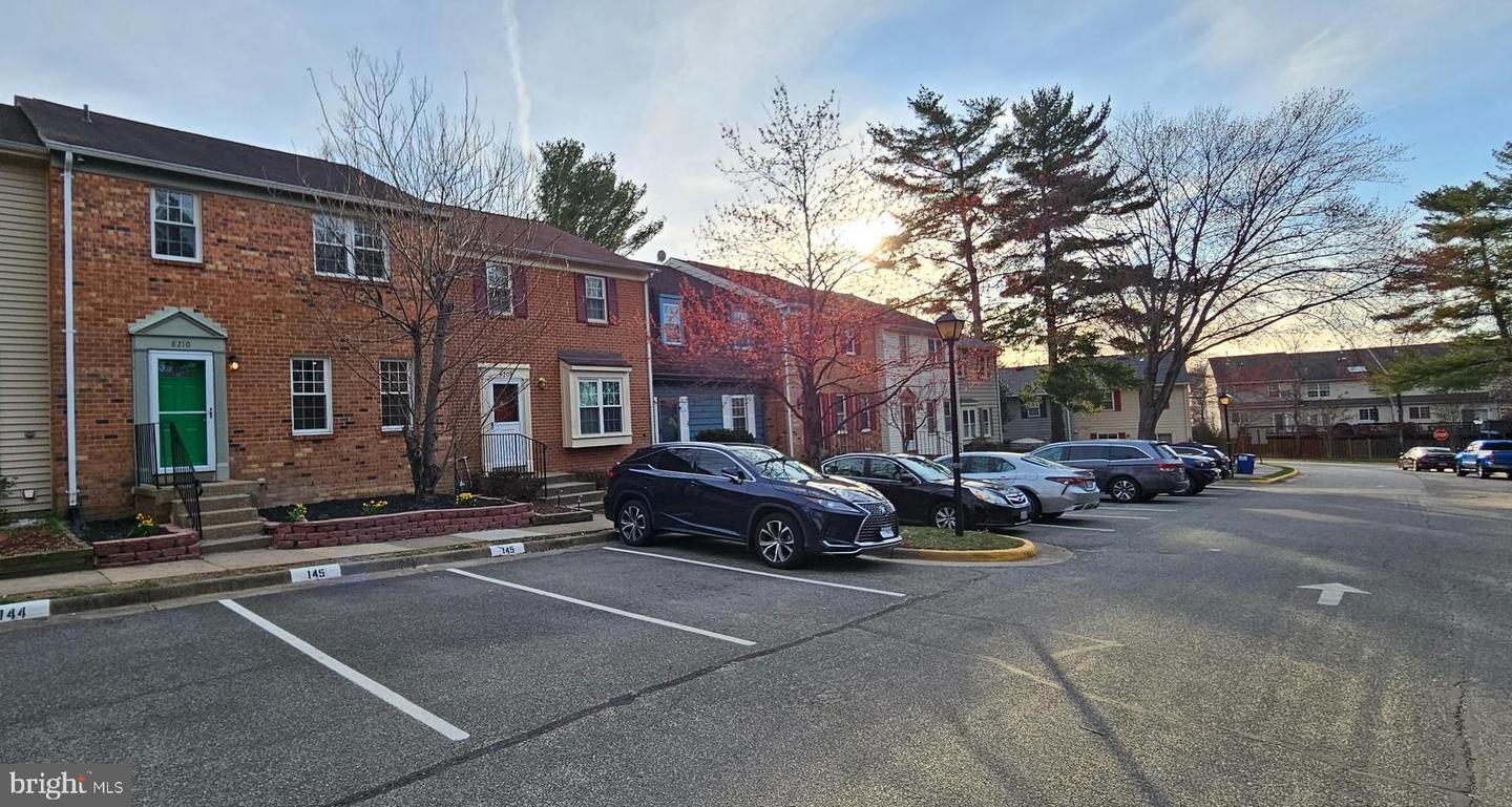 8210 Stationhouse Court, Lorton