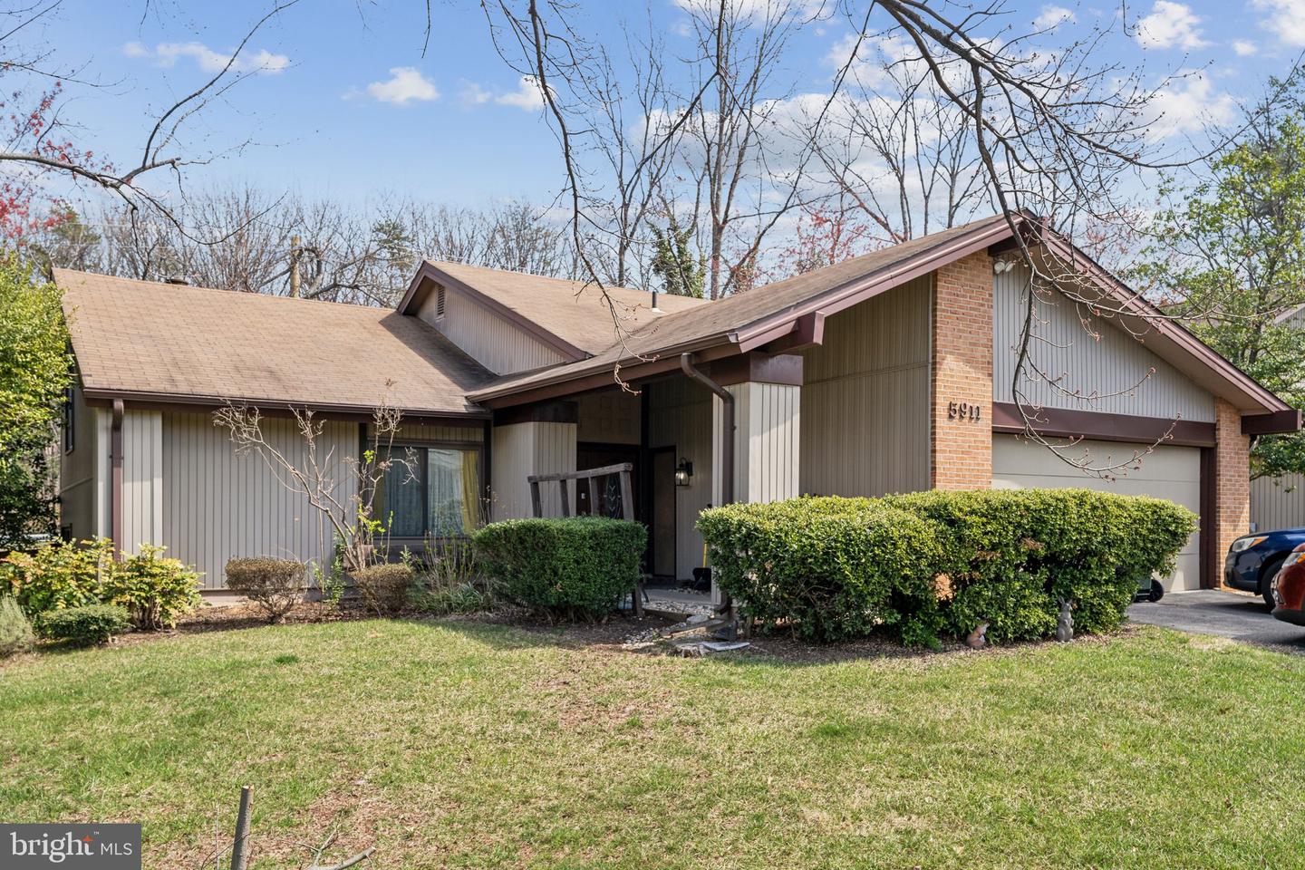 5911 Lovejoy Court, Springfield