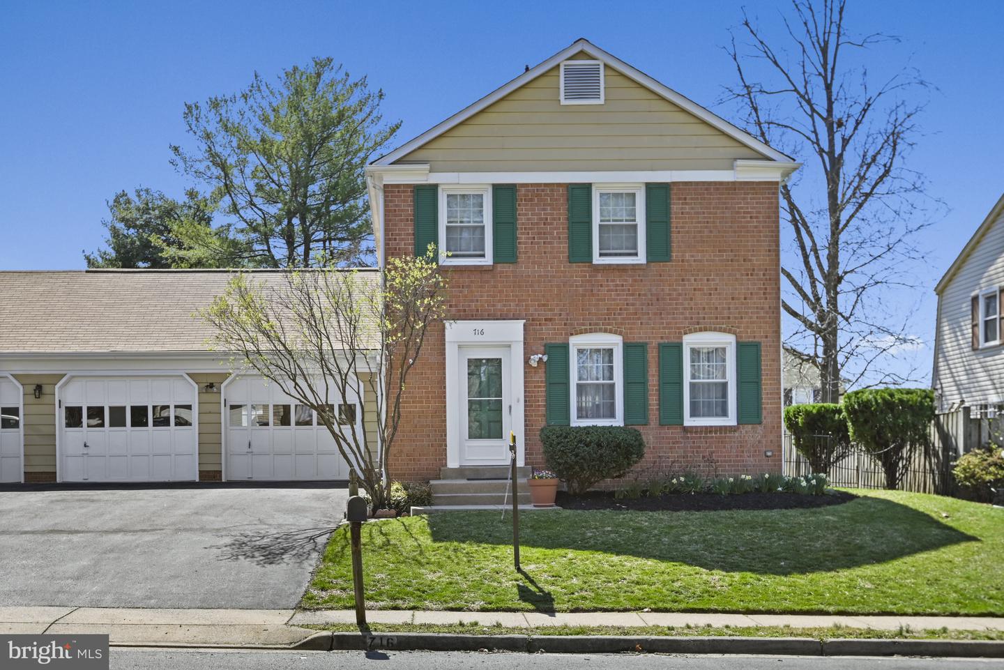 716 Palmer Drive, Herndon
