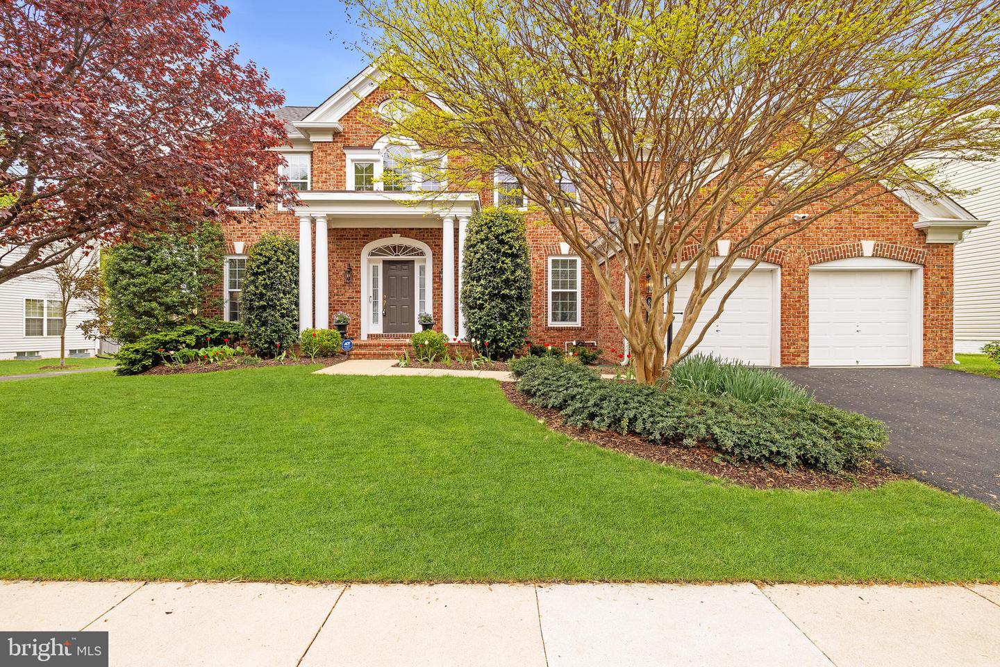 8167 American Holly Road, Lorton