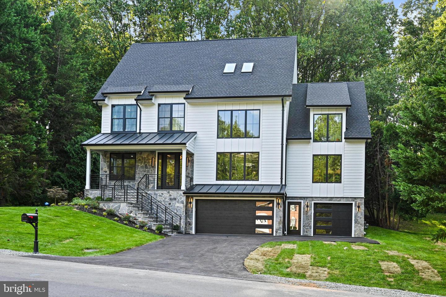 9615 Locust Hill Drive, Great Falls