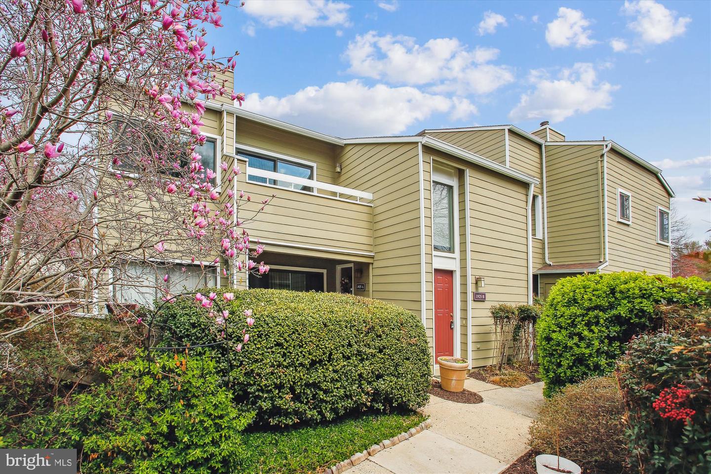 1925 Villaridge Drive, Reston