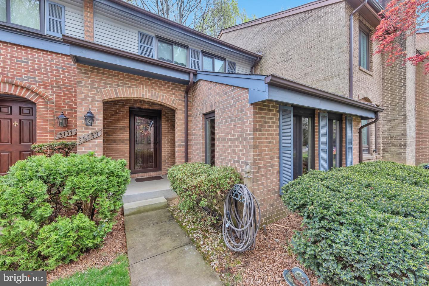 5739 Waters Edge Landing Court, Burke