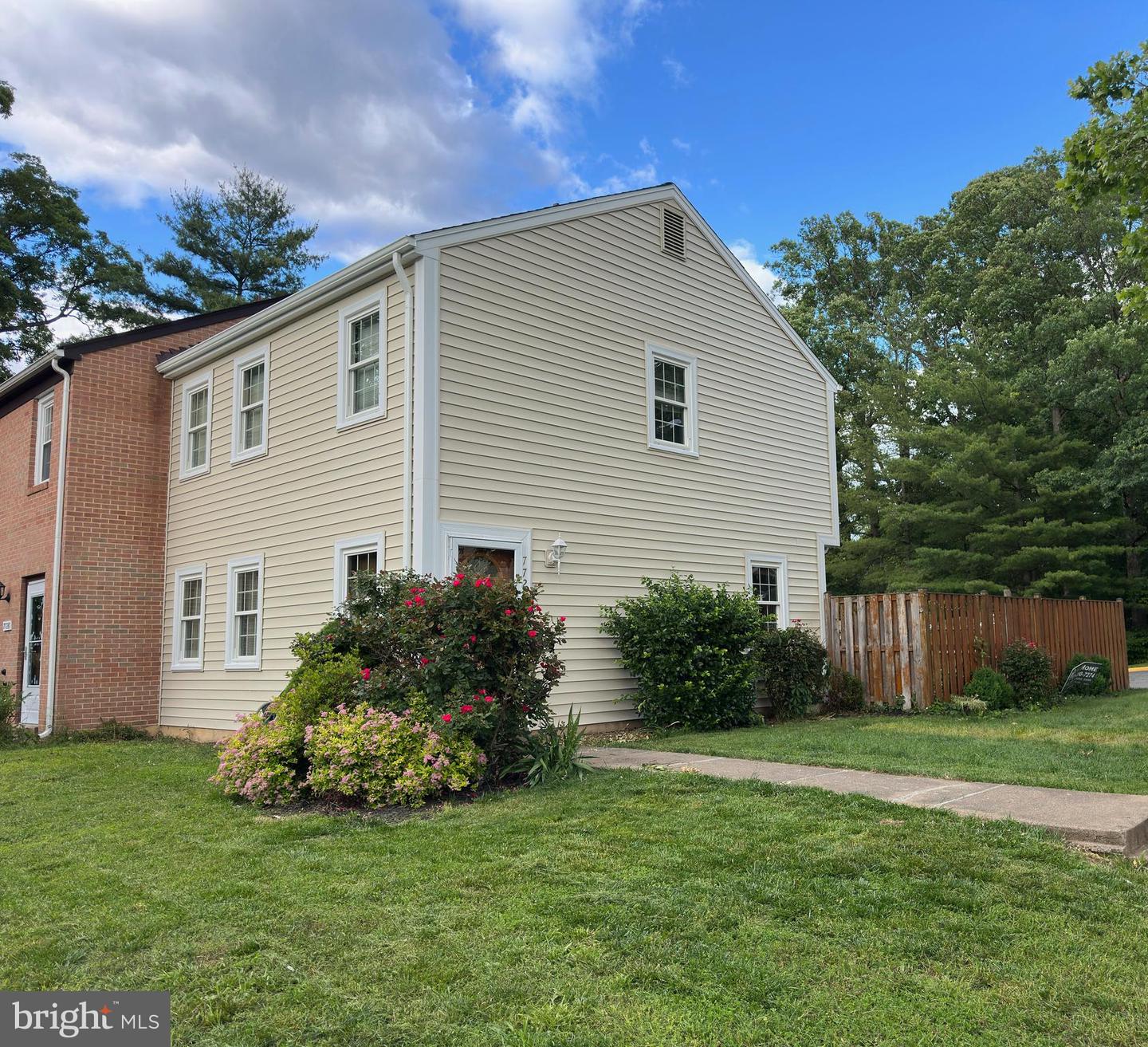 7726 Matisse Way, Springfield