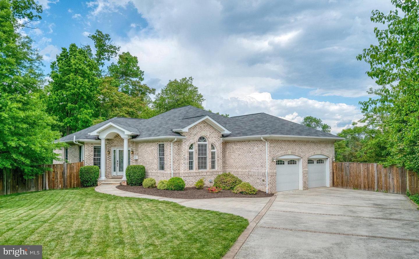 5712 Glenmullen Place, Alexandria