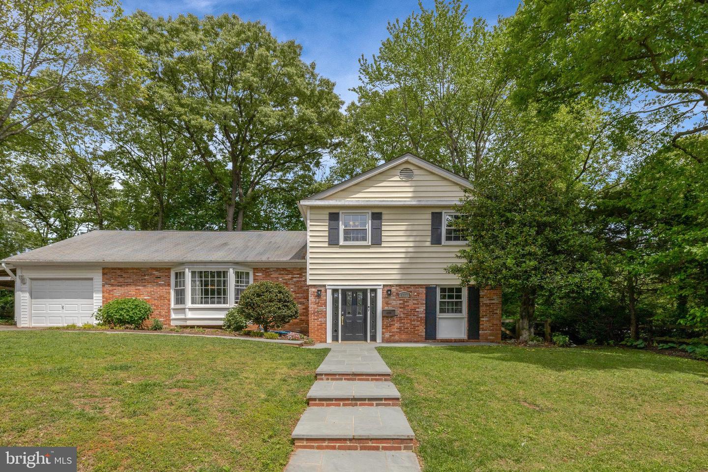 4303 S Valiant Court, Annandale