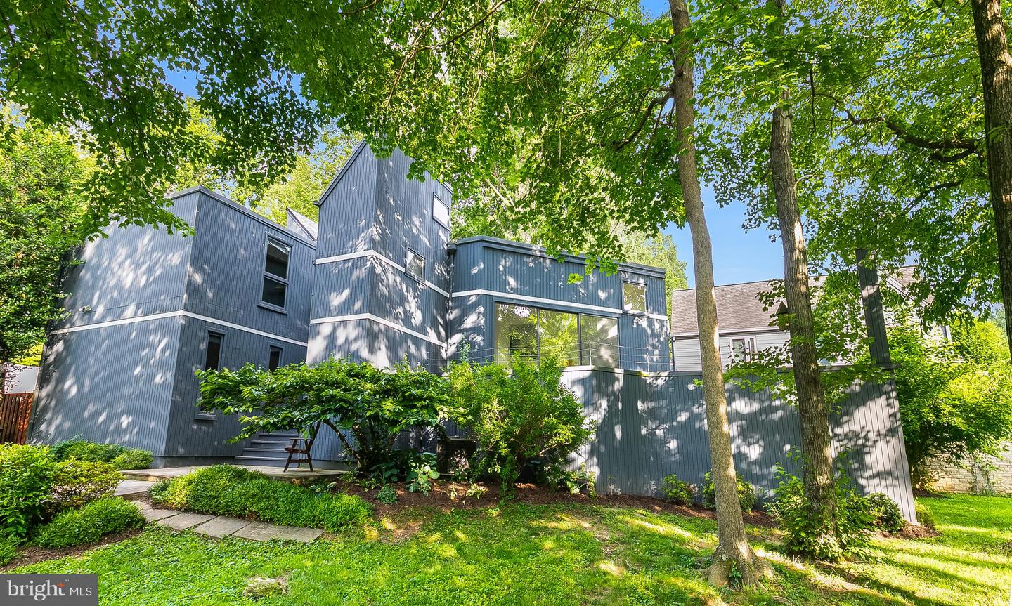6885 Melrose Drive, Mclean