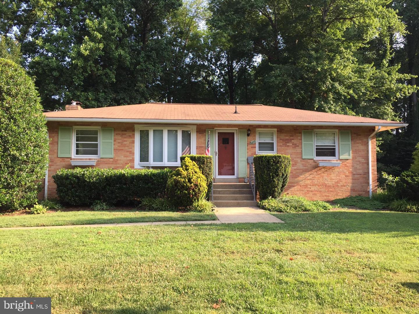 9210 Dellwood Drive, Vienna
