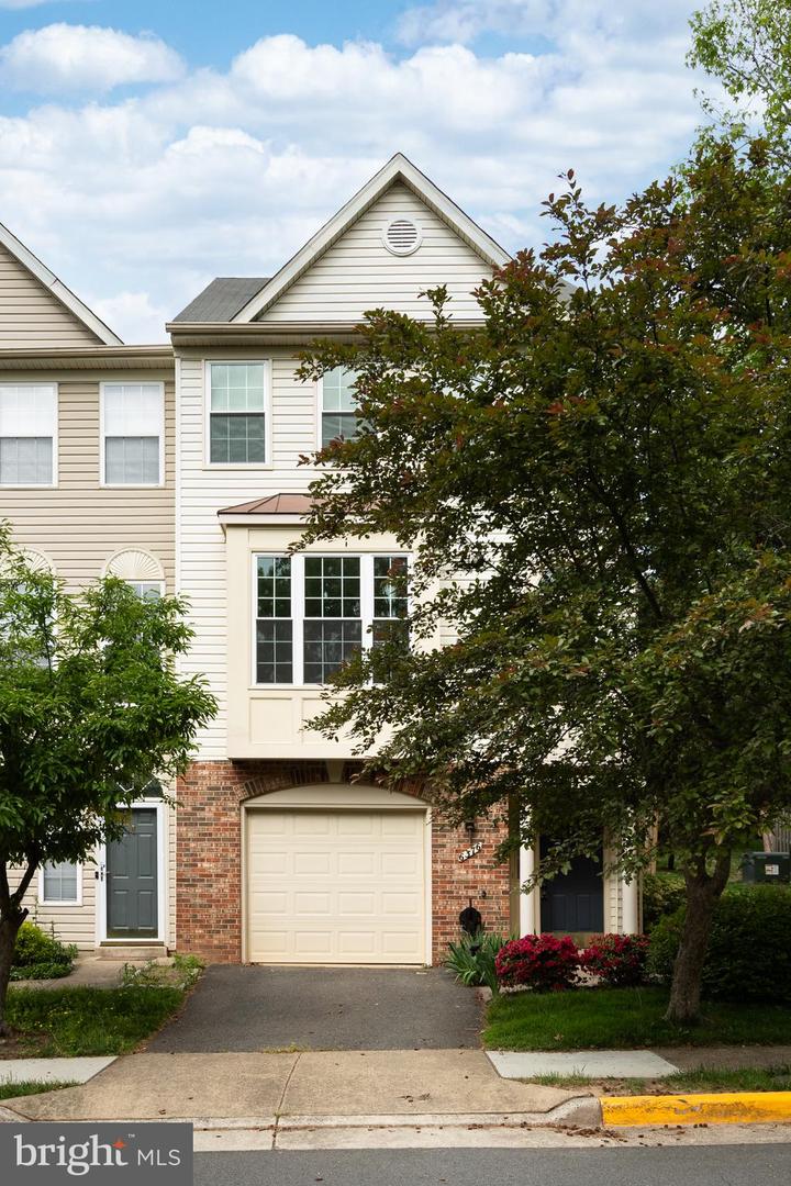 6376 James Harris Way, Centreville