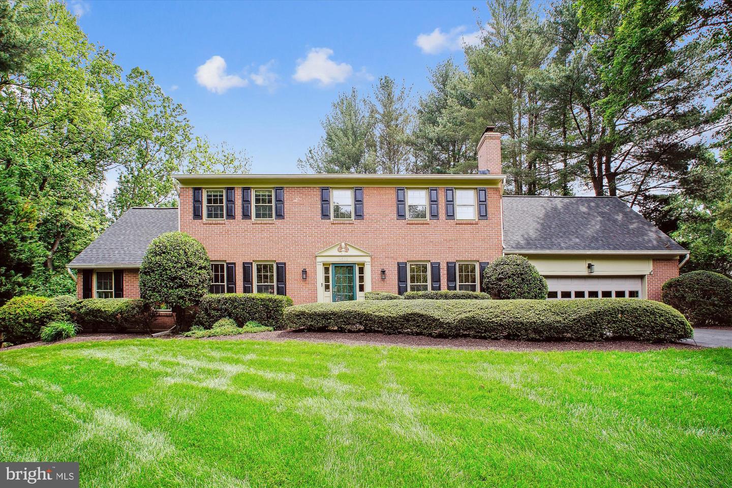 9532 Locust Hill Drive, Great Falls