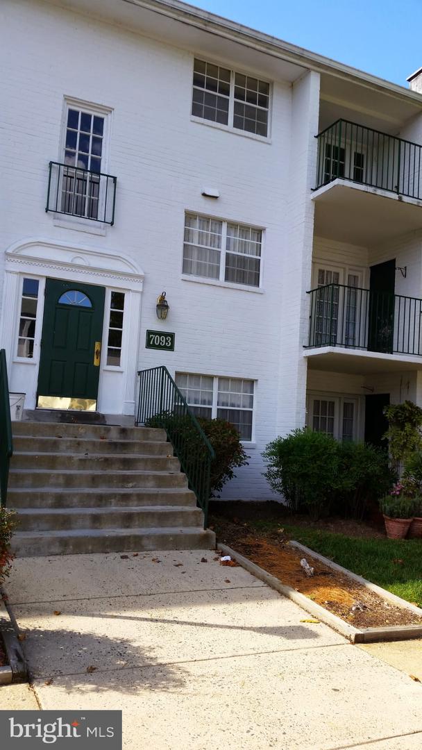 7093 Spring Garden Dr #104, Springfield